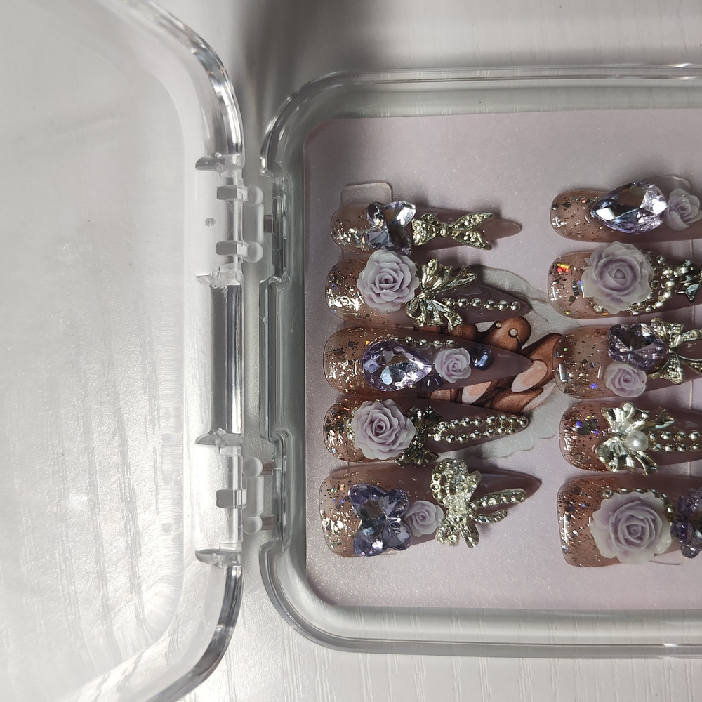 Elegant Floral Press-On Nails